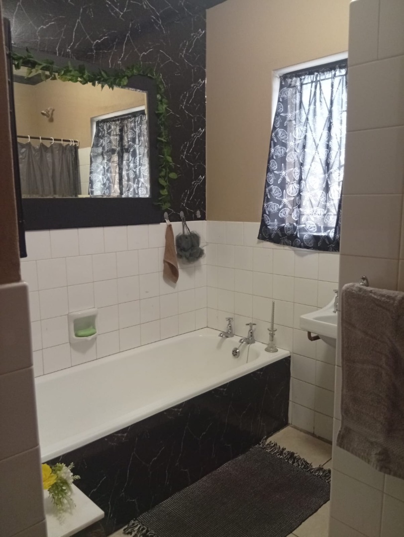 4 Bedroom Property for Sale in Sunridge Park Eastern Cape